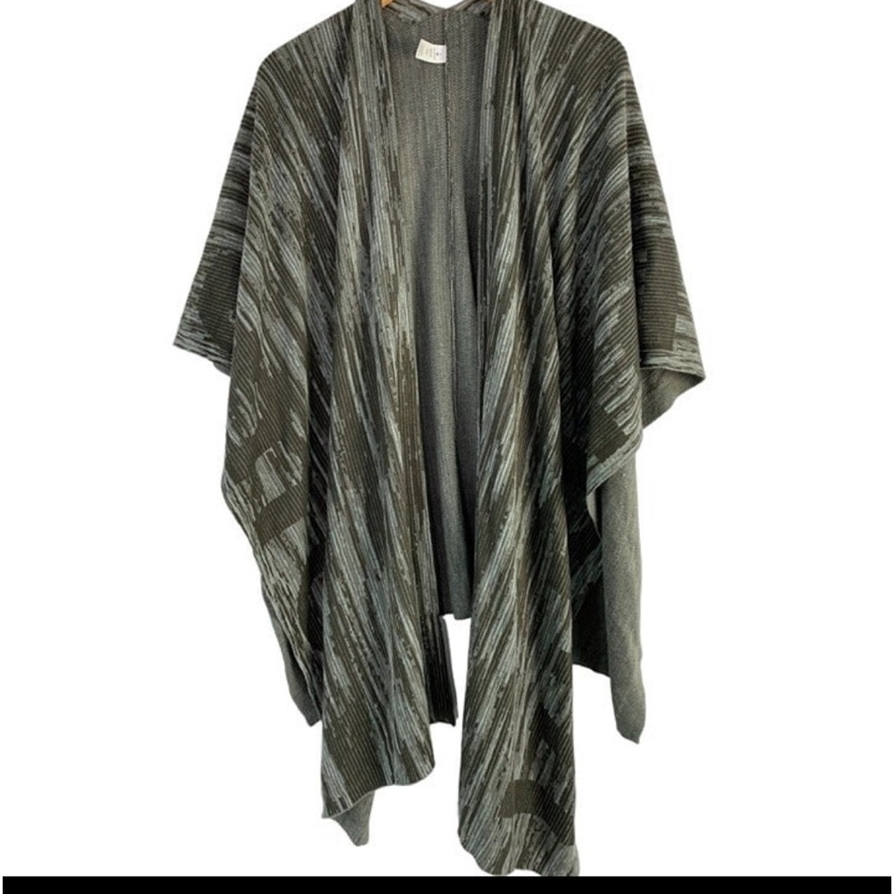 Lululemon The Rest is Written Shawl Wrap - Picture 2 of 12